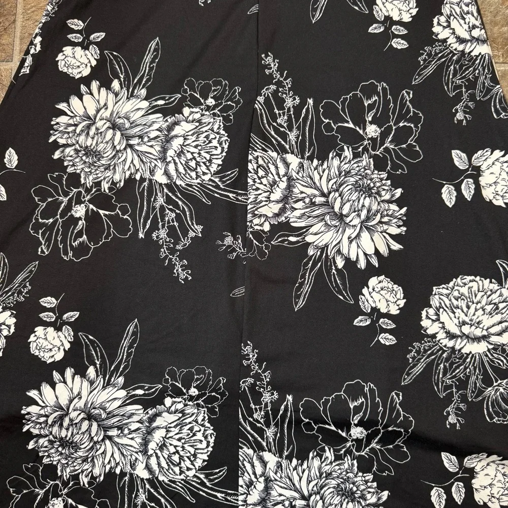 Majora Maxi Medium Black Chrysanthemum tango skirt - Picture 11 of 11
